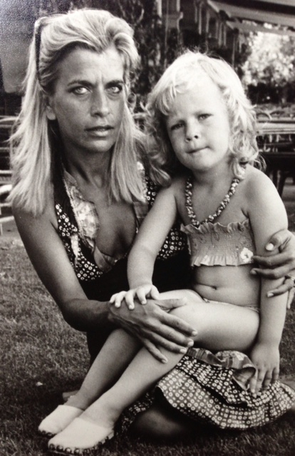 Mamma ed io in spiaggia all'Excelsior al Lido di Venezia