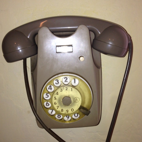 Il telefono che abbiamo ancora sul muro della nostra cucina a Venezia